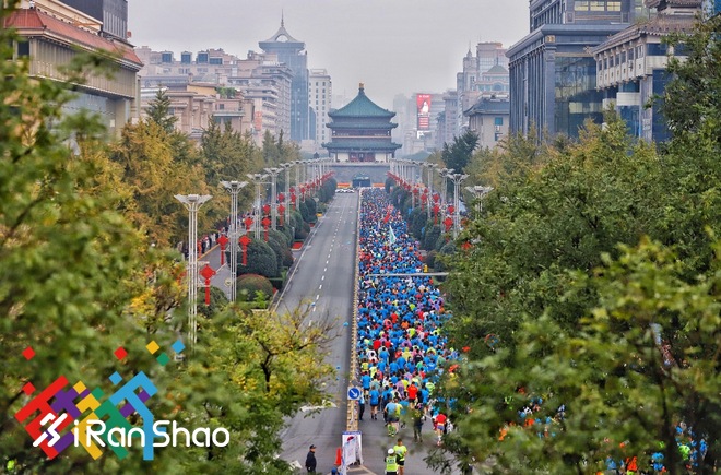 西安马拉松国内选手陈林明王者归来 / 何引丽“背靠背”参赛表现不俗/86岁“铁人”选手诠释热爱的力量