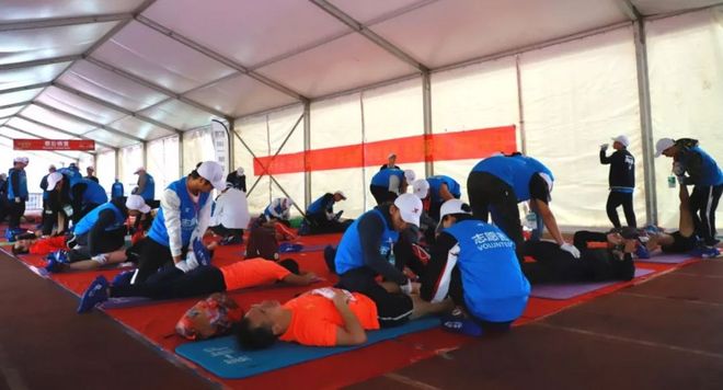 橘子洲头秋雨凉，激情赛事沸姜汤！圆满长马上演中国精神！