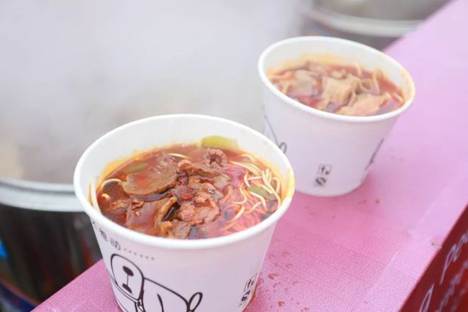 冠军领跑，全城助阵，大碗吃面，2018襄马真燃！