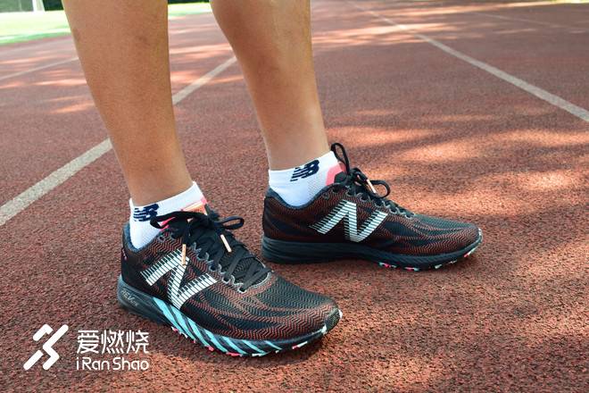 再攀性能巅峰的竞速鞋——New Balance RC1400 V6纽约马拉松限定款跑鞋