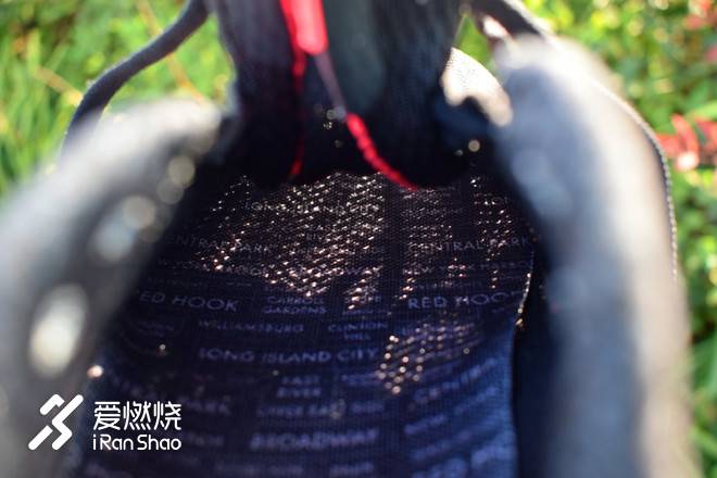 再攀性能巅峰的竞速鞋——New Balance RC1400 V6纽约马拉松限定款跑鞋