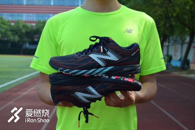 再攀性能巅峰的竞速鞋——New Balance RC1400 V6纽约马拉松限定款跑鞋