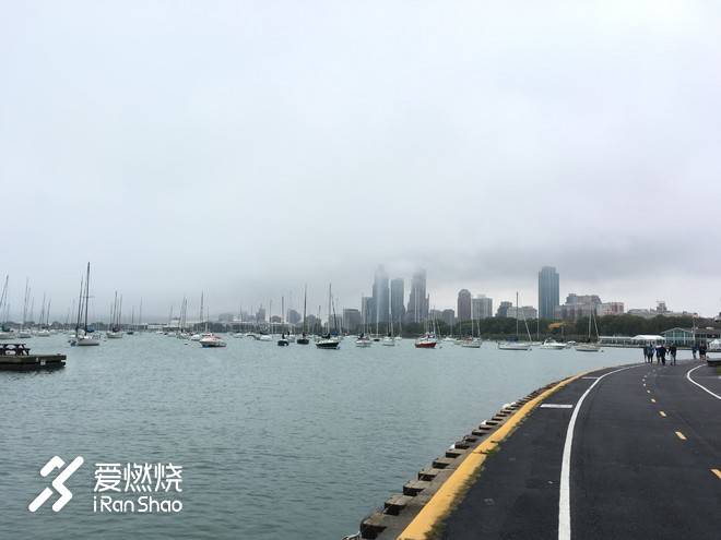 夏木：奔跑的答案，在"风之城"的风中飘扬