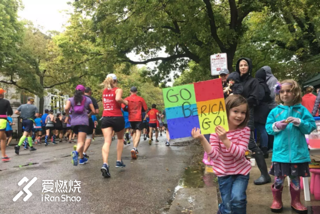 夏木：奔跑的答案，在"风之城"的风中飘扬
