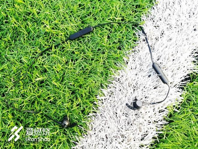 运动不装X，才能更实用——JEET W1S 发烧级运动蓝牙耳机体验•评测