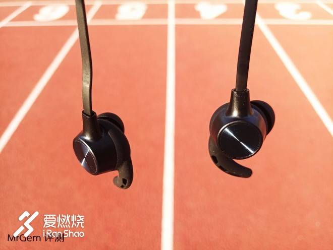 运动不装X，才能更实用——JEET W1S 发烧级运动蓝牙耳机体验•评测