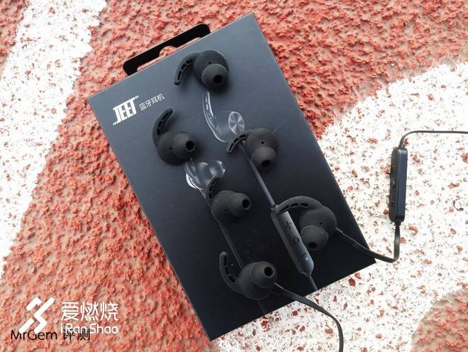 运动不装X，才能更实用——JEET W1S 发烧级运动蓝牙耳机体验•评测