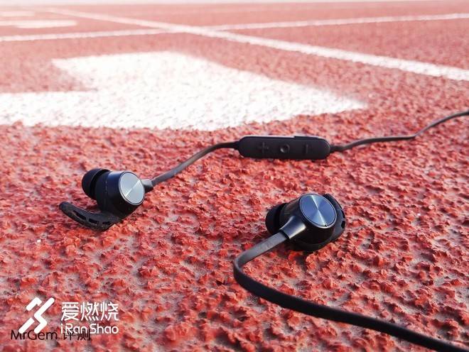 运动不装X，才能更实用——JEET W1S 发烧级运动蓝牙耳机体验•评测
