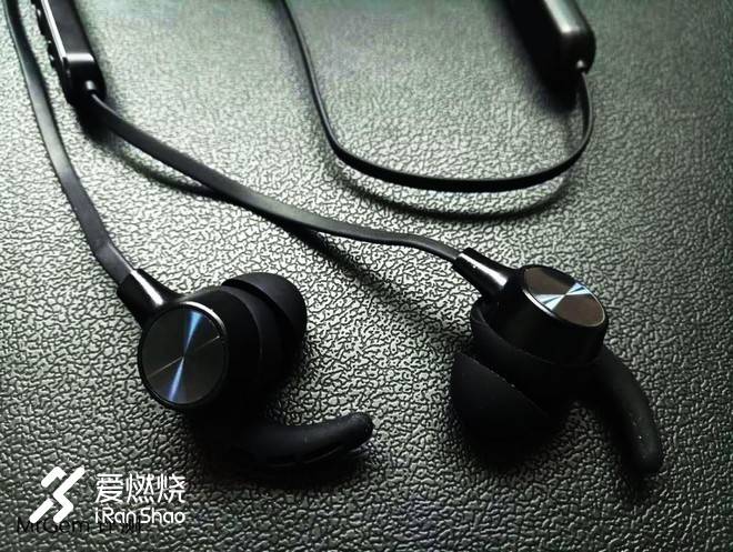 运动不装X，才能更实用——JEET W1S 发烧级运动蓝牙耳机体验•评测