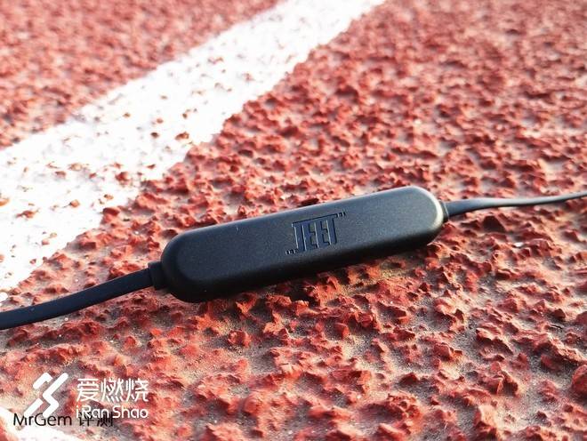 运动不装X，才能更实用——JEET W1S 发烧级运动蓝牙耳机体验•评测