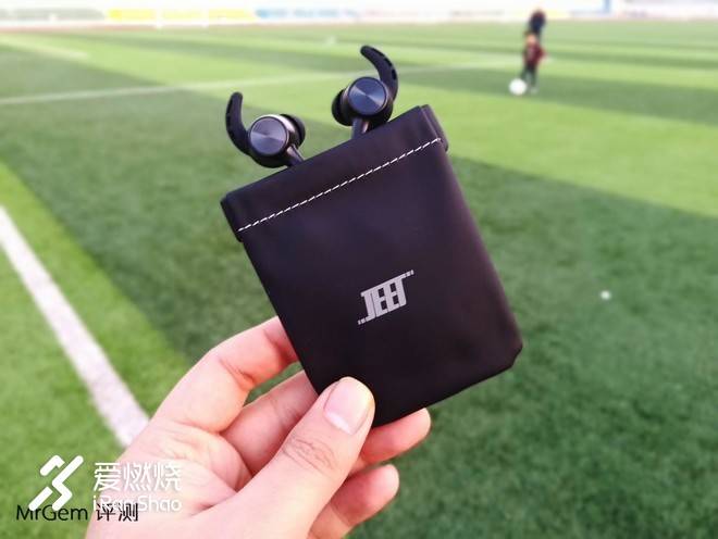 运动不装X，才能更实用——JEET W1S 发烧级运动蓝牙耳机体验•评测