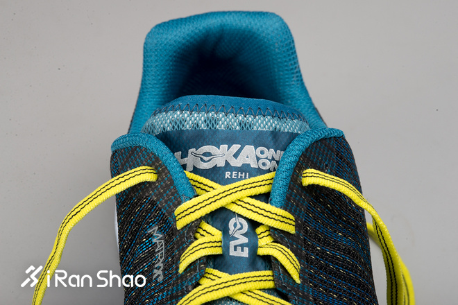 开箱 | 逆潮流的加速度 HOKA ONE ONE EVO Rehi
