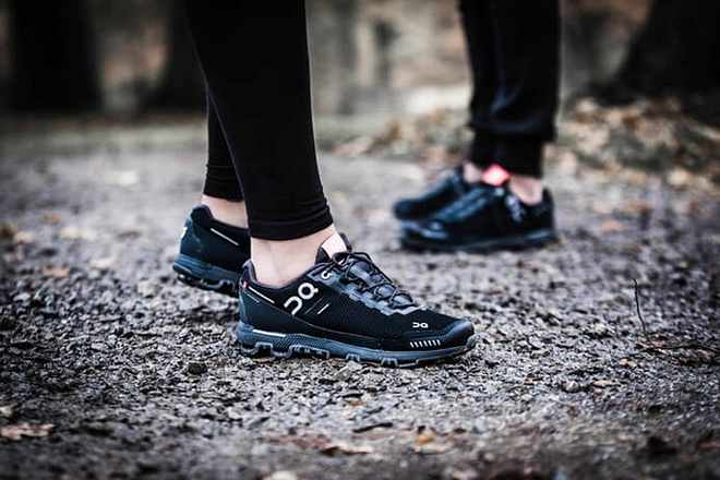 不想冻脚的看这里，收下这三双冬季跑鞋的横评