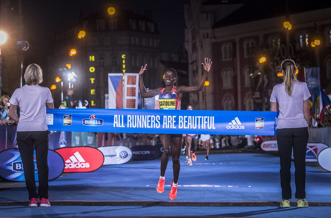 赛道速读 | 李子成越马犯规丢冠  田协出台新规严控马拉松赛道秩序