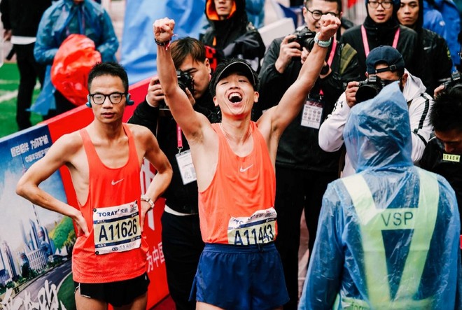 上马全记录 | 一场马拉松的精彩何止六个半小时
