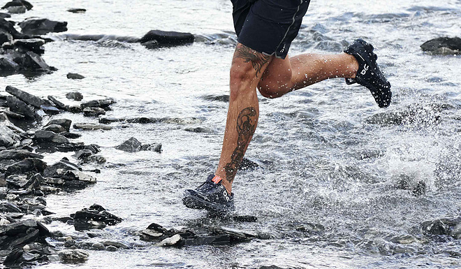 不想冻脚的看这里，收下这三双冬季跑鞋的横评