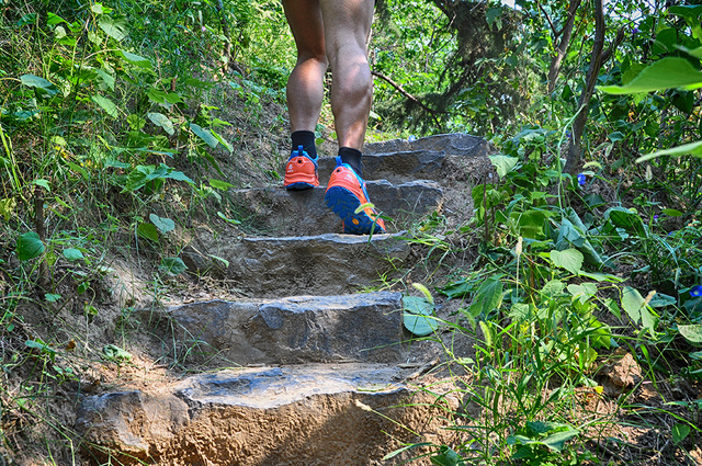 防滑耐磨的混合赛道利器，凯乐石飞翼PRO低帮跑山鞋