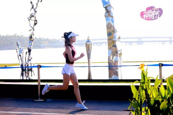 一跑钟情宣传片甜蜜上线，邂逅深马，遇见你