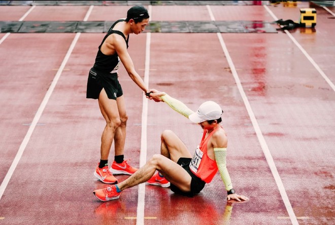 上马全记录 | 一场马拉松的精彩何止六个半小时