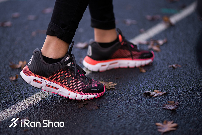 照顾好你的脚，三双缓冲跑鞋的全新较量