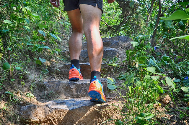 防滑耐磨的混合赛道利器，凯乐石飞翼PRO低帮跑山鞋