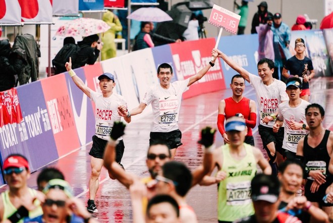 上马全记录 | 一场马拉松的精彩何止六个半小时