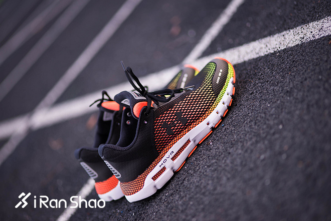 照顾好你的脚，三双缓冲跑鞋的全新较量