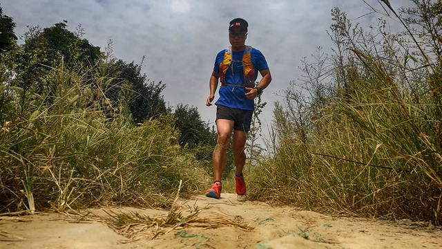 防滑耐磨的混合赛道利器，凯乐石飞翼PRO低帮跑山鞋