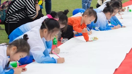 南马预热跑,多彩南马邂逅青秀山！