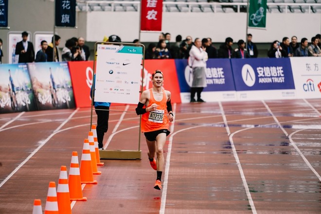 上马全记录 | 一场马拉松的精彩何止六个半小时