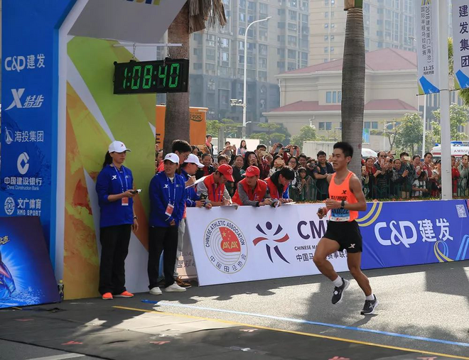 “越跑步，悦青春”丨2018建发厦门（海沧）国际半程马拉松赛圆满落幕