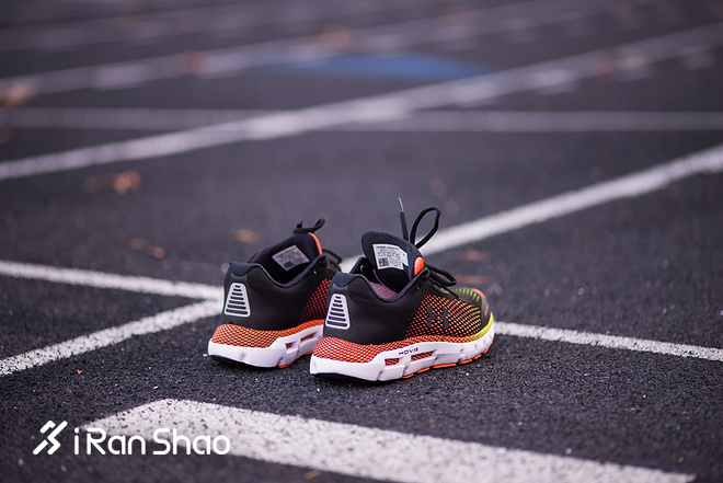 照顾好你的脚，三双缓冲跑鞋的全新较量