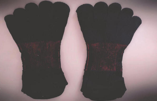 刚穿上感觉怪怪的，半天后就不想脱下来了，GEARLAB 3D压力五指袜评测