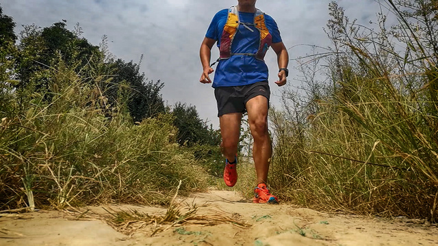 防滑耐磨的混合赛道利器，凯乐石飞翼PRO低帮跑山鞋