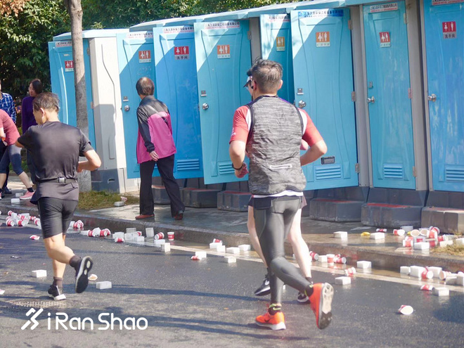 2018南京马拉松：精英兔夺冠，赛道美而虐，氛围没得说