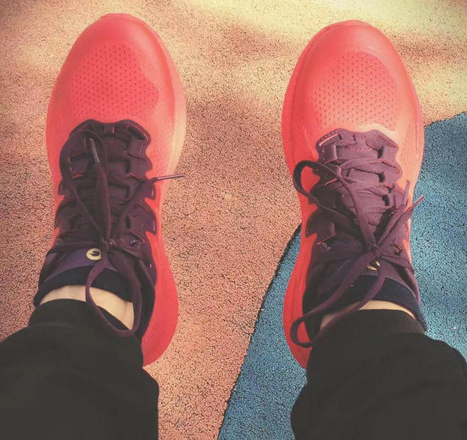 刚穿上感觉怪怪的，半天后就不想脱下来了，GEARLAB 3D压力五指袜评测