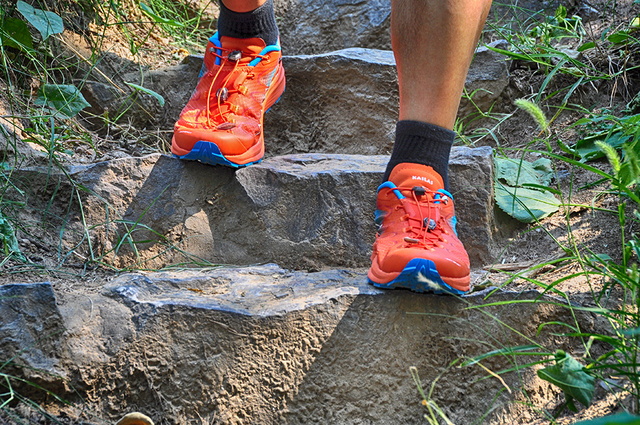 防滑耐磨的混合赛道利器，凯乐石飞翼PRO低帮跑山鞋