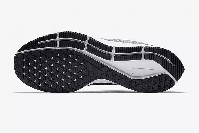 不想冻脚的看这里，收下这三双冬季跑鞋的横评