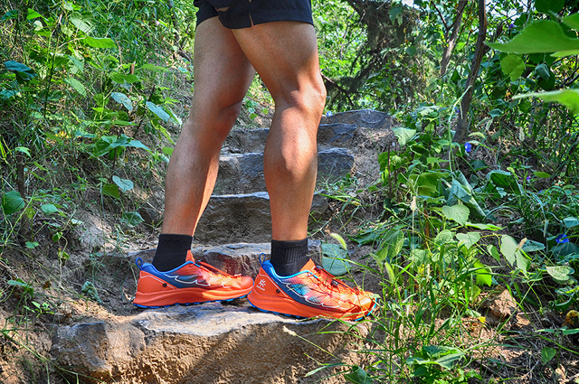 防滑耐磨的混合赛道利器，凯乐石飞翼PRO低帮跑山鞋