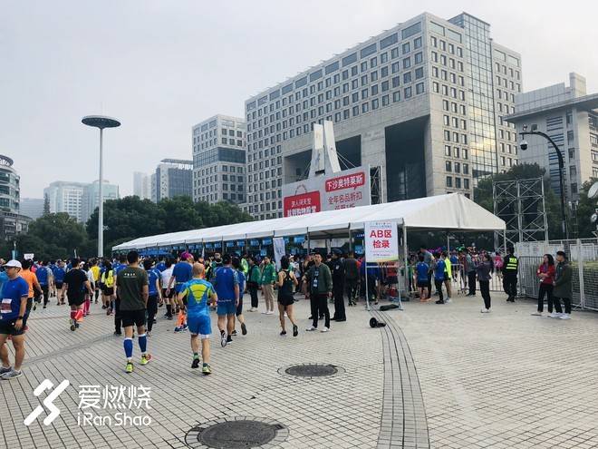 跑渣的杭马，既可欣赏风景，又可突破自我