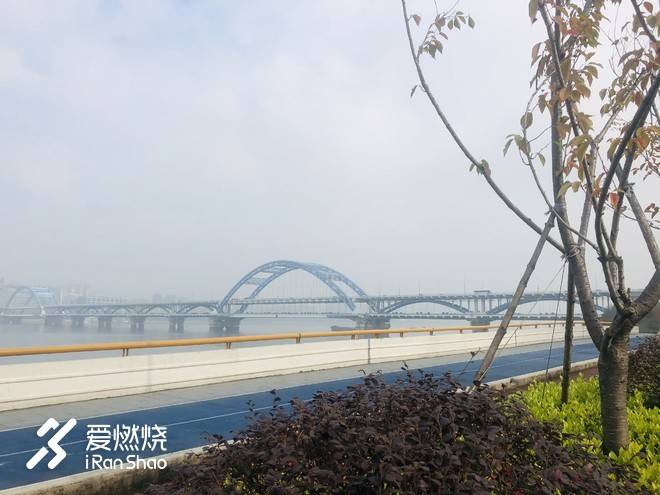 跑渣的杭马，既可欣赏风景，又可突破自我