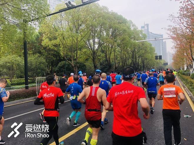 跑渣的杭马，既可欣赏风景，又可突破自我