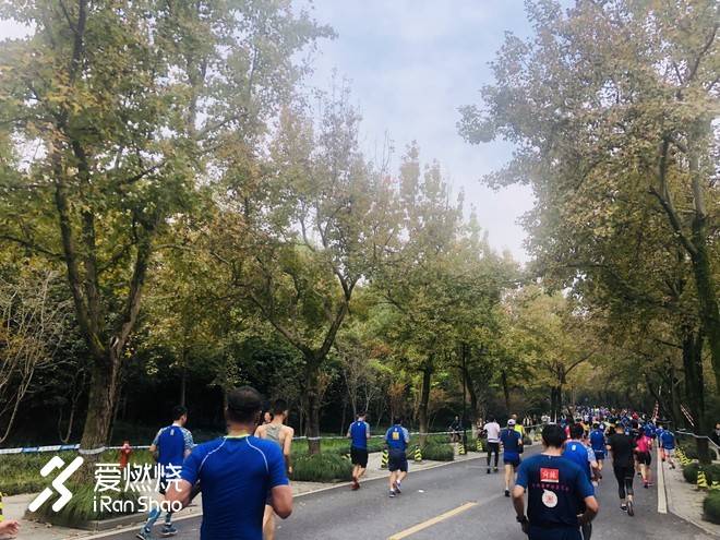 跑渣的杭马，既可欣赏风景，又可突破自我