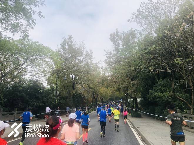 跑渣的杭马，既可欣赏风景，又可突破自我