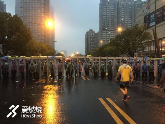 记第一次雨中跑马——苏州太湖马拉松赛记