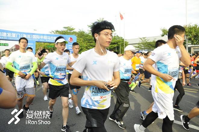 在海风中奔跑，在树影下交错——今年的海沧有点惊艳