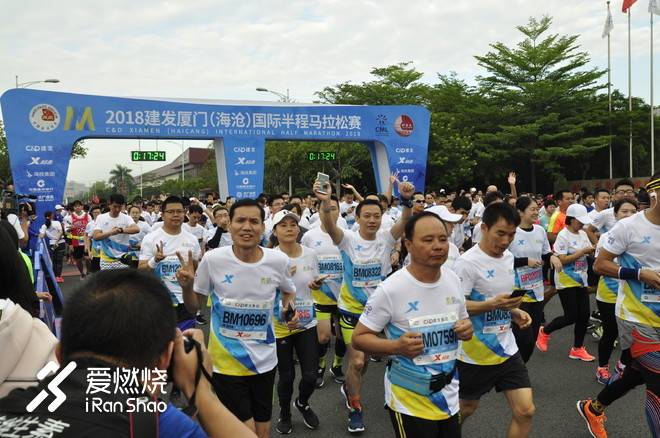 在海风中奔跑，在树影下交错——今年的海沧有点惊艳