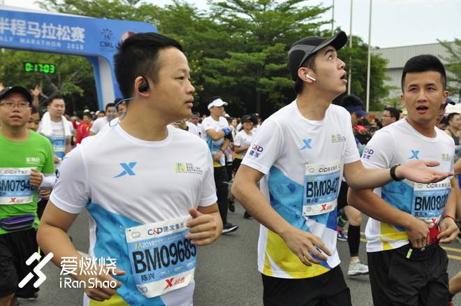 在海风中奔跑，在树影下交错——今年的海沧有点惊艳