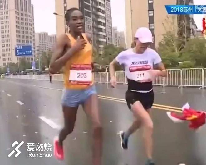 马拉松被虚荣心注了多少水？