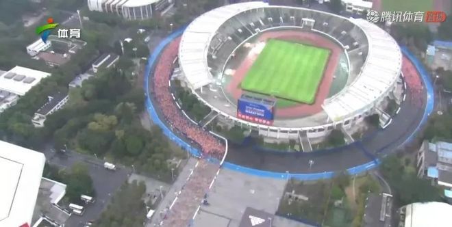 现场丨在广州的冬天跑一场马